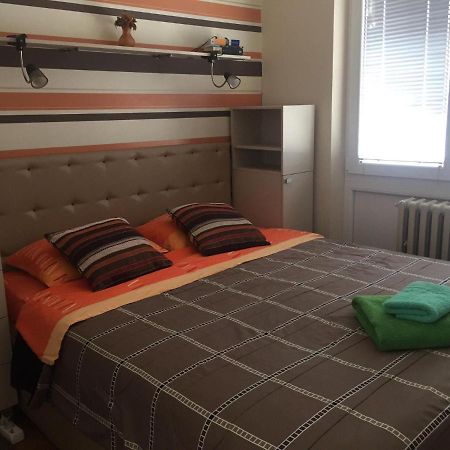 Skopje - Center Bright Apartment מראה חיצוני תמונה