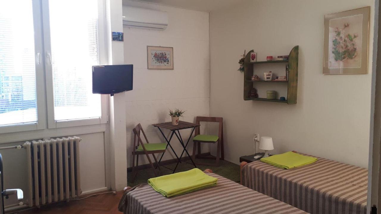 Skopje - Center Bright Apartment מראה חיצוני תמונה