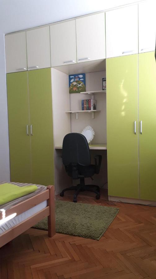 Skopje - Center Bright Apartment מראה חיצוני תמונה