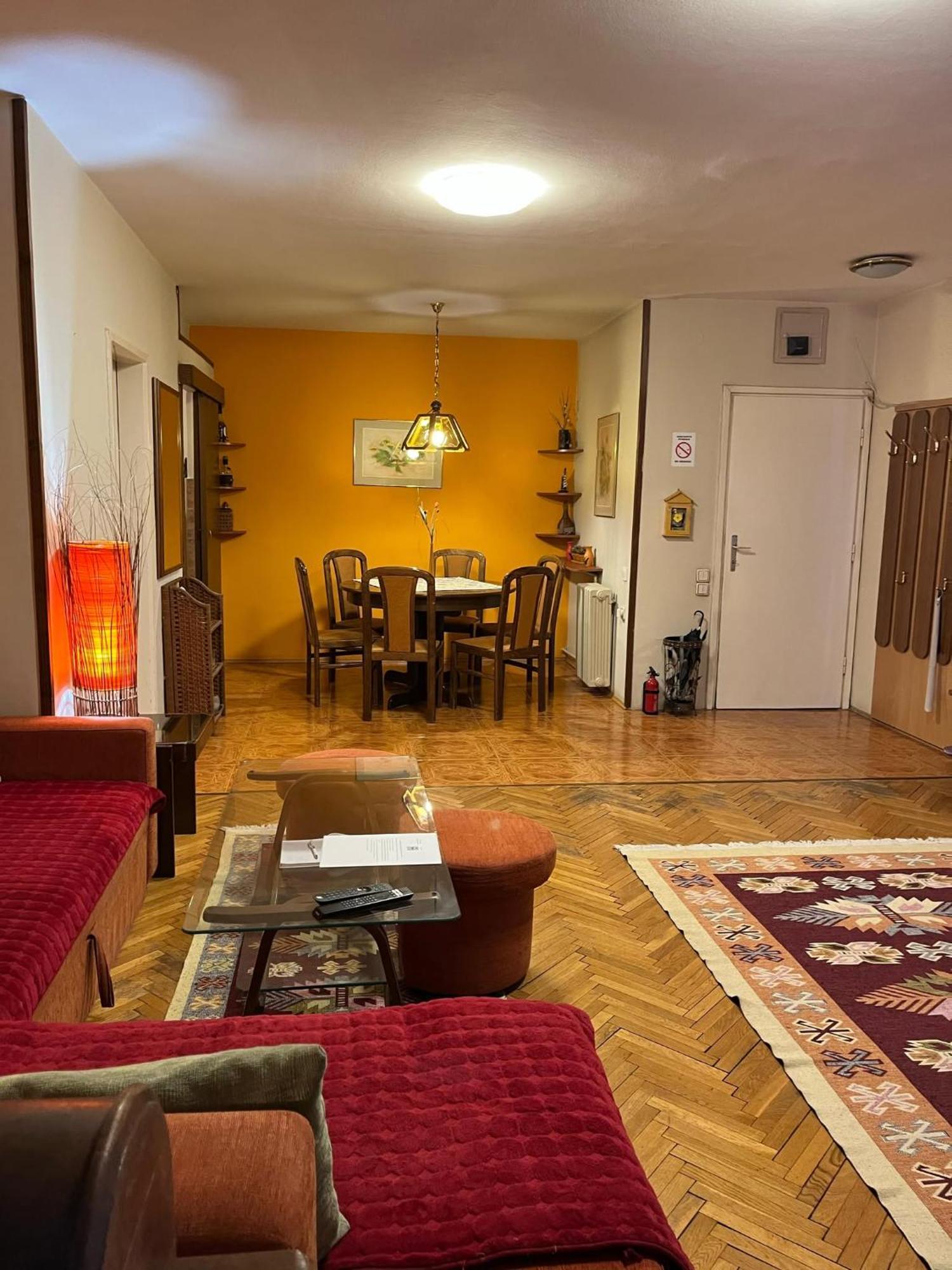 Skopje - Center Bright Apartment מראה חיצוני תמונה